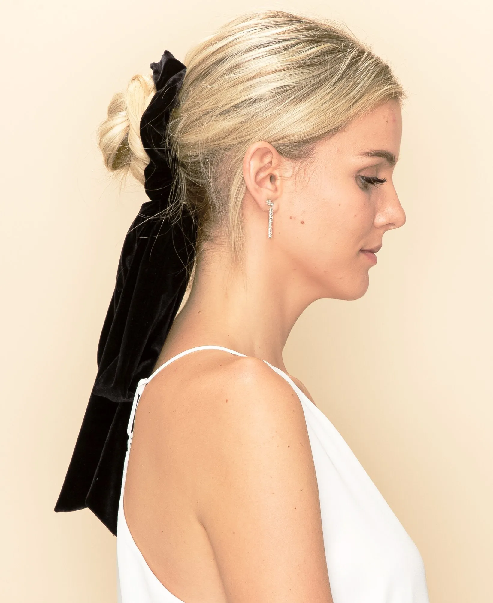 EXTRA LONG VELVET RIBBON SCRUNCHIE